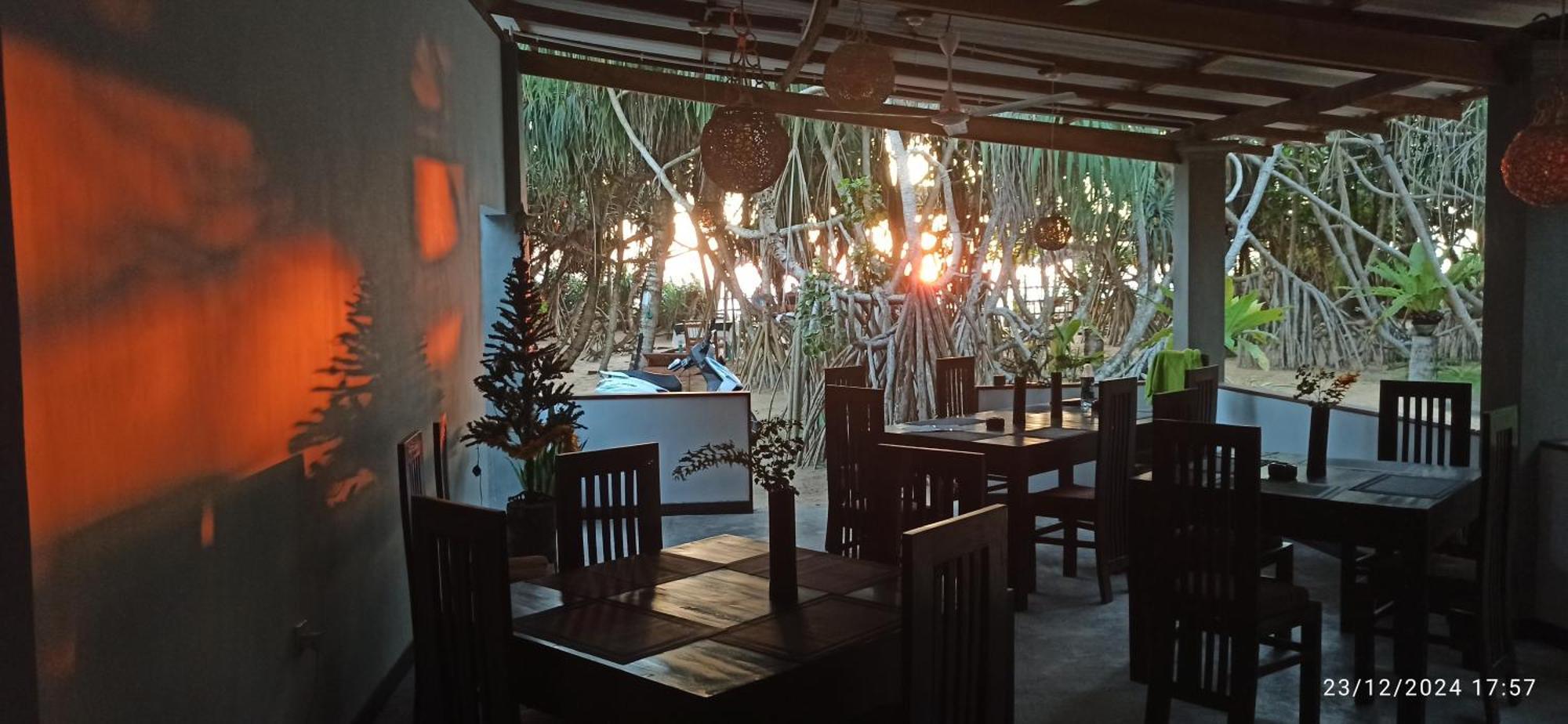 Ravana - Beach Cabanas Hikkaduwa Exterior photo